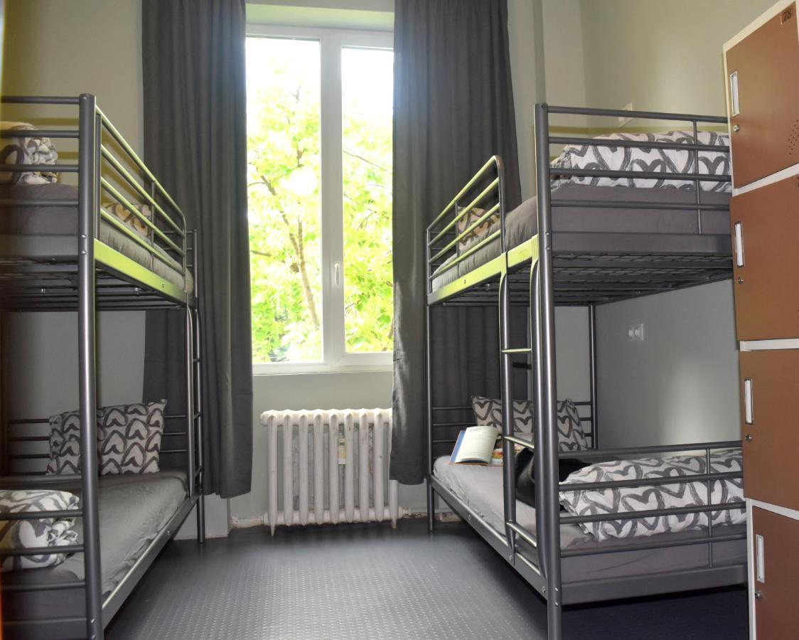 Bed Premium 6-Bed Mixed Dormitory Room