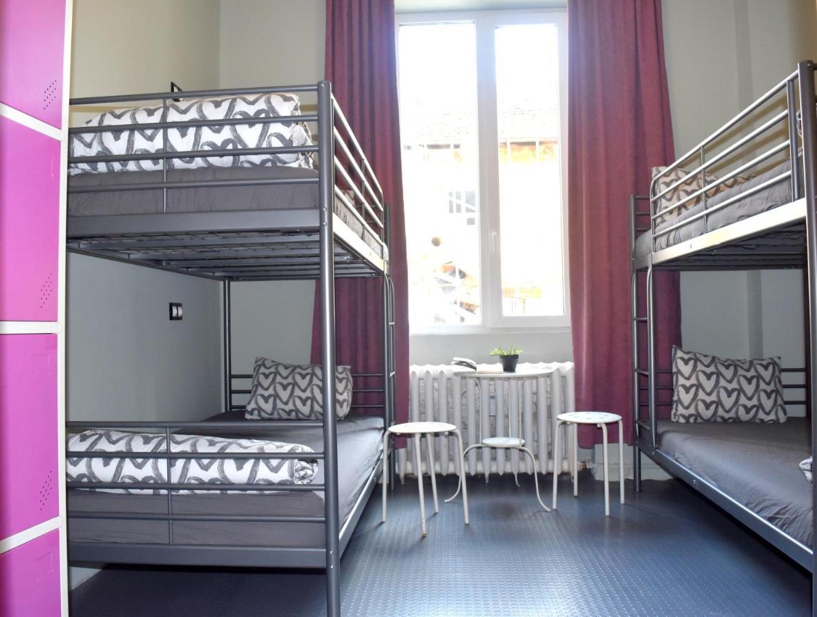 Bed Premium 6-Bed Mixed Dormitory Room