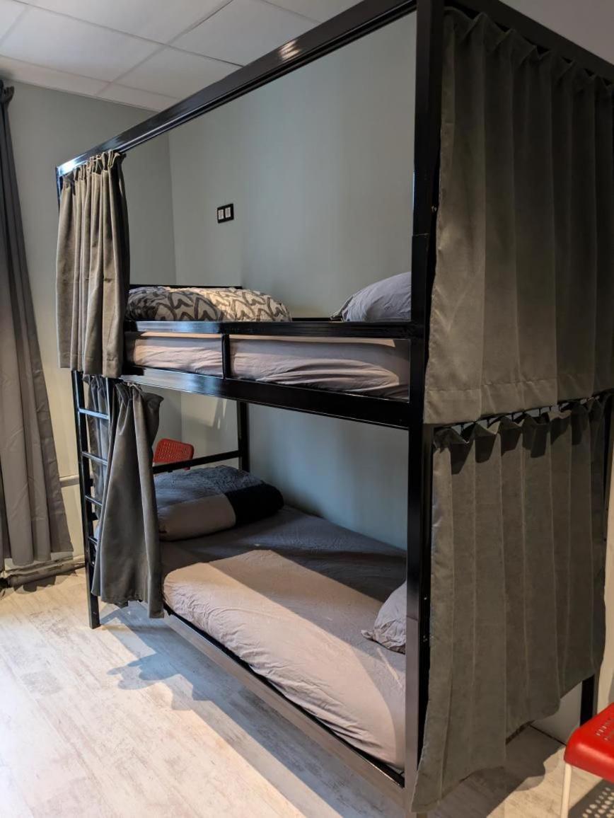 Bed Premium 6-Bed Mixed Dormitory Room